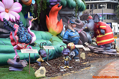 falla ayuntamiento 2025