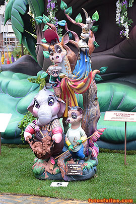 falla ayuntamiento 2025