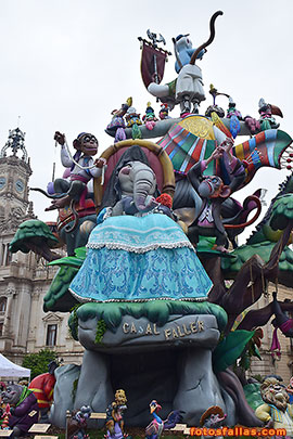 falla ayuntamiento 2025